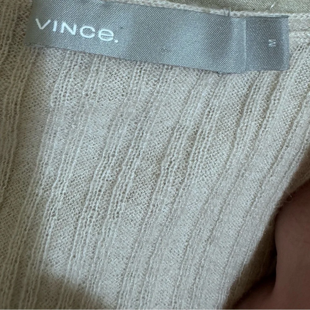 Vince chic neck